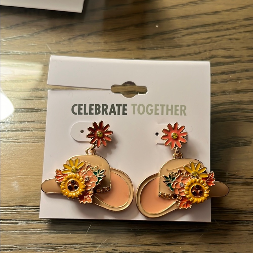 Floral cowboy hat earrings brand new